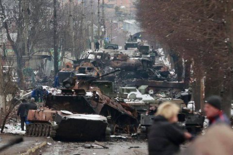 Гуманітарна допомога попрямувала в місто-кладовище знищеної російської техніки